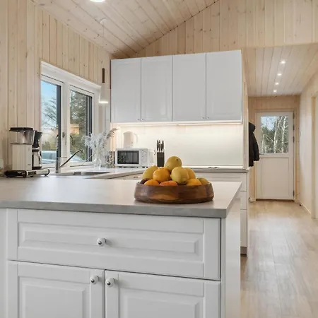 Beautiful In With Kitchen Holiday home *