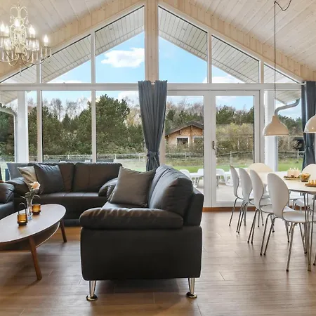 Holiday home Beautiful In With Kitchen